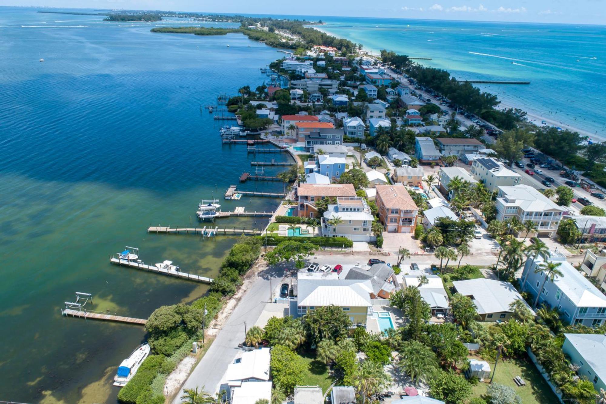 Hibiscus Hideaway Condo Walk To Historic Bridge St Bradenton Beach Bagian luar foto
