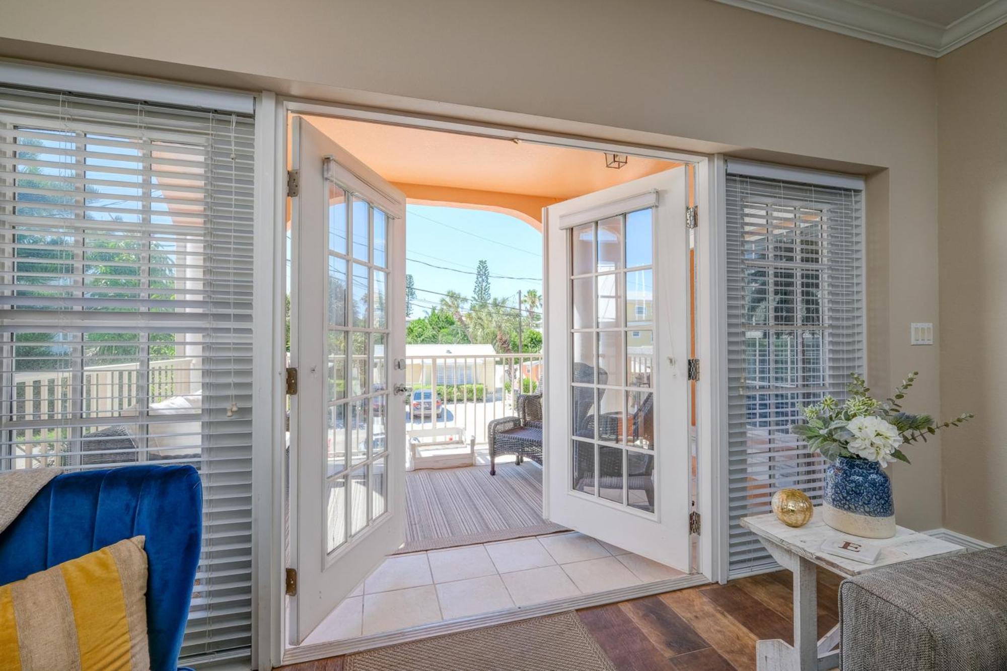 Hibiscus Hideaway Condo Walk To Historic Bridge St Bradenton Beach Bagian luar foto