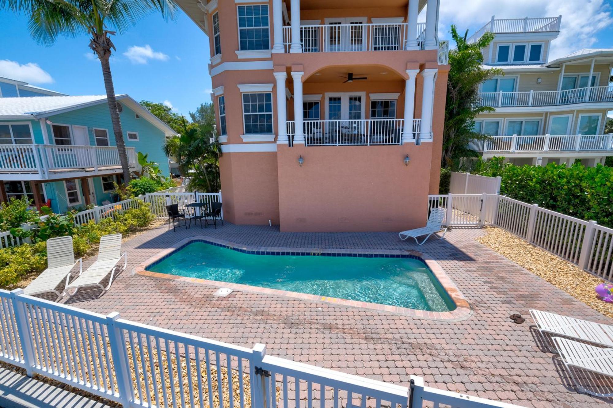 Hibiscus Hideaway Condo Walk To Historic Bridge St Bradenton Beach Bagian luar foto